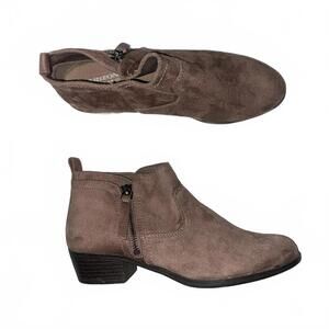 Arizona Taupe Suede Ankle Booties Womens 8 Zip Low Heel Casual Fall Winter